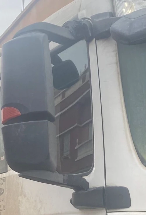 Rétroviseur Sitrak 8x4 a benne complet