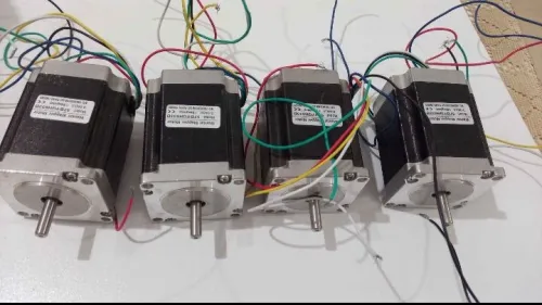 Moteur Pas à Pas (stepper motor) NEMA 23