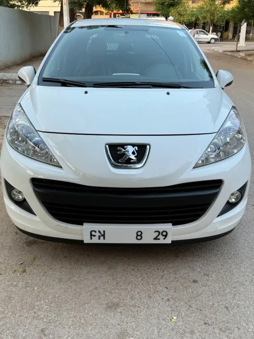 Peugeot 207 2012 Fenek