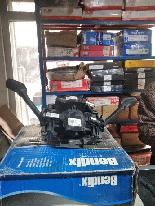 بيع قطع غيار السيارات الالمانيت