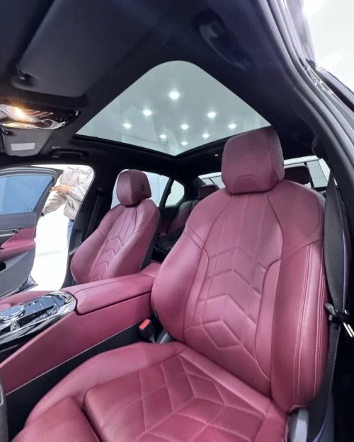 LOCATION DE VOITURE DE LUX