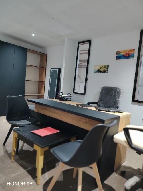 Armoire et bureau