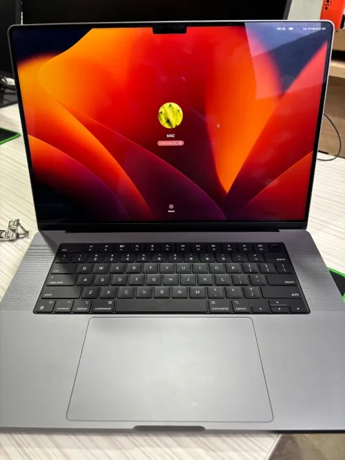 Affaire -Mac Book Pro M1 16 Pouces