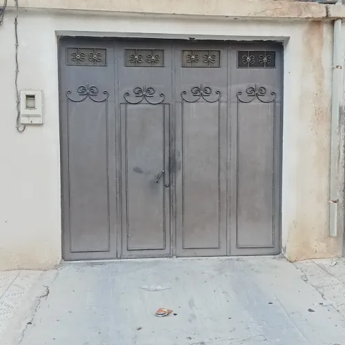 Porte métallique de garage 