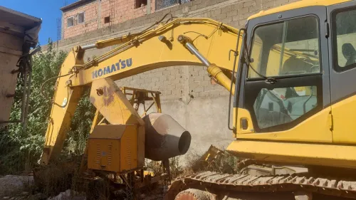 Komatsi 220 2006