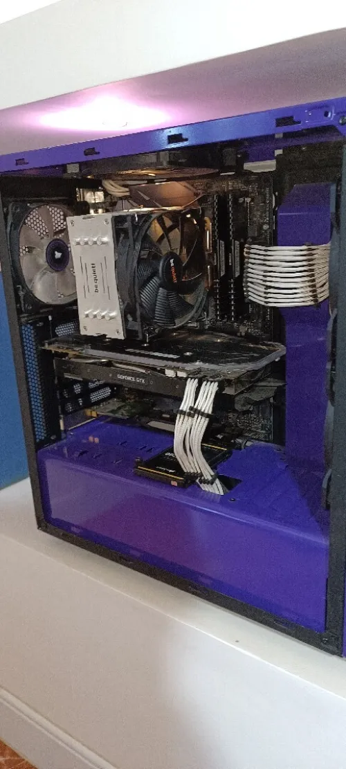 Unite centrale Boitier NZXT blanche, I5 7600 (3.50 GHz) GTX 1070 8Gb, Sans disque dur