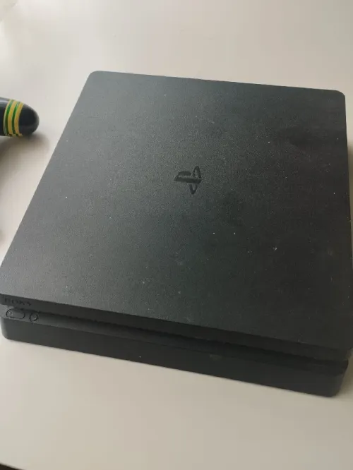 Playstation PS4 ,1To et 2 manettes