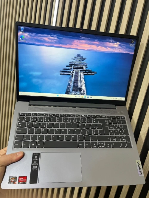 Lenovo ideapad ryzen7 7730U 16/1TBssd ecran 15.6FHD