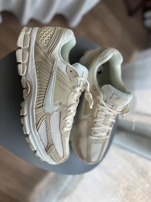 Nike vomero 5