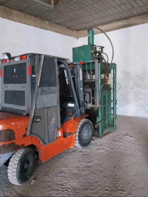 Presse hydraulique a balle