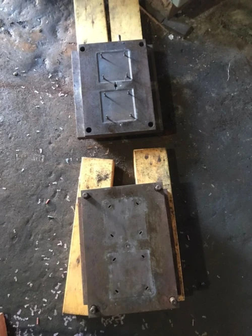 Moule boîte dérivation pour fils électrique