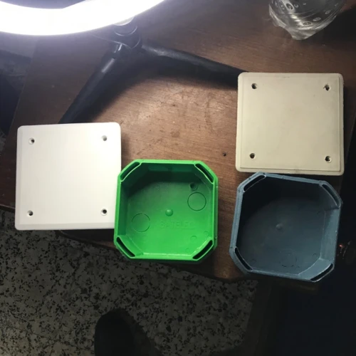 Moule boîte dérivation pour fils électrique