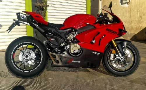 Ducati Panigal v4 2022