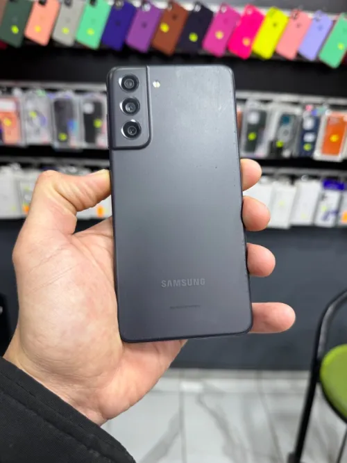 Samsung Galaxy s21FE 5G 1 SIM 6/128 snapdragon 888  bon état