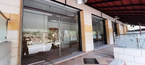 Cabine de douche et vitrines en verre trempé 