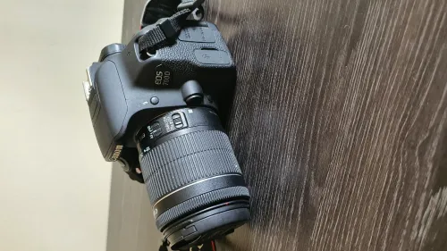  Canon EOS 700D + Objectif 18-55mm IS II -Très bon état