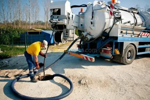Camion débauchage canalisation vidange fosse septique