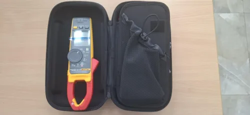 Pinces multimètres Fluke 377 FC TRMS AC/DC sans contact avec iFlex