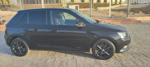 Skoda Fabia 2017 Style (avec toit panoramique)