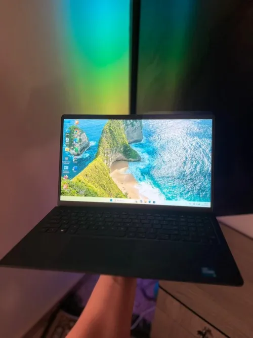 Dell Inspiron 15 3520