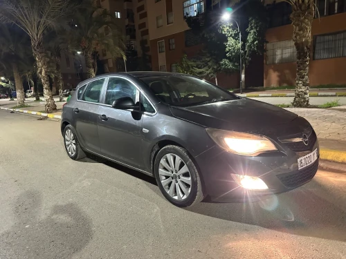 Opel Astra 2011 ASTRA J  TOUT OPTIONS