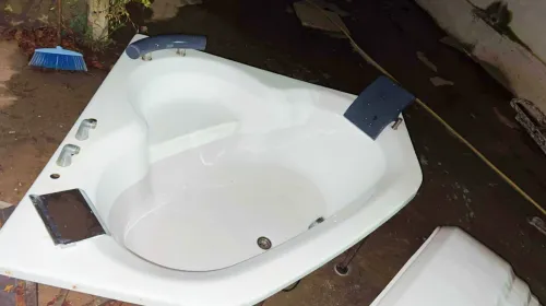Bain angle modèle jacuzzi 