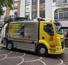 Camion vidange déboucher regarde toilette
