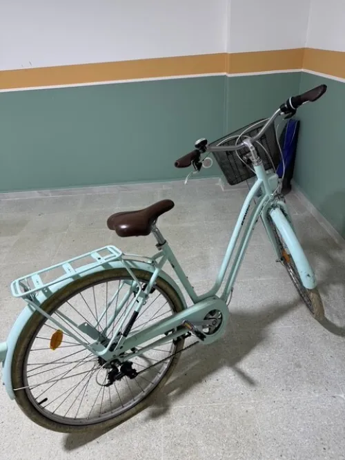 Vélo de ville B-TWin elops 520 pour adule en bon état