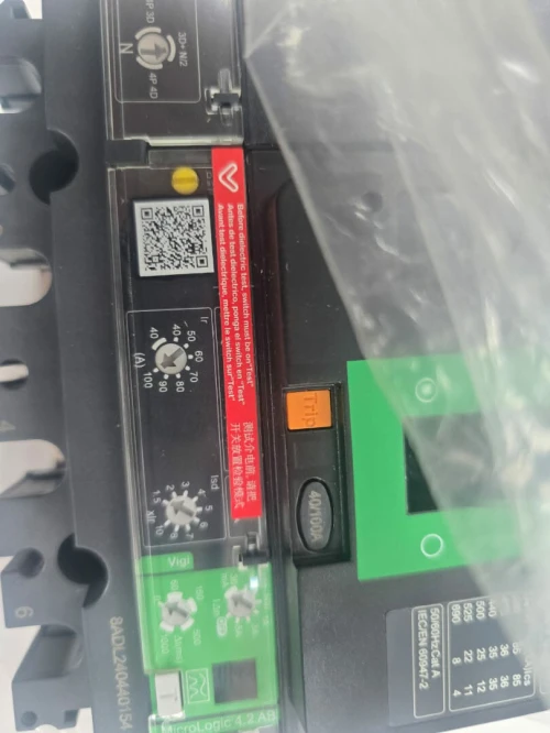 Disjoncteur Schnider Electric ComPacT NSX100F différentiel MicroLogic 4.2AB 100A