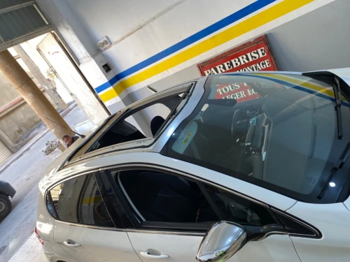 PARE BRISE بيع و تركيب زجاج السيارات TOIT OUVRANT TOIT PANORAMIQUE VOLKSWAGEN SEAT AUDI SKODA VAG