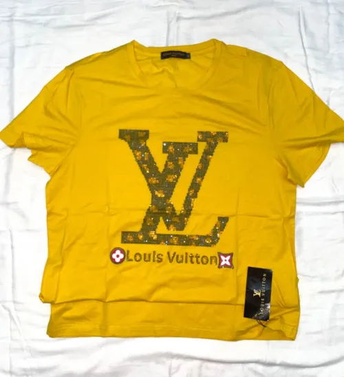 T-shirt lafar lakhar maylha9ch