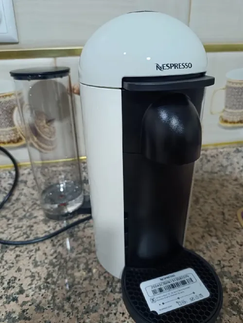 Machine à café nespresso vertuo plus
