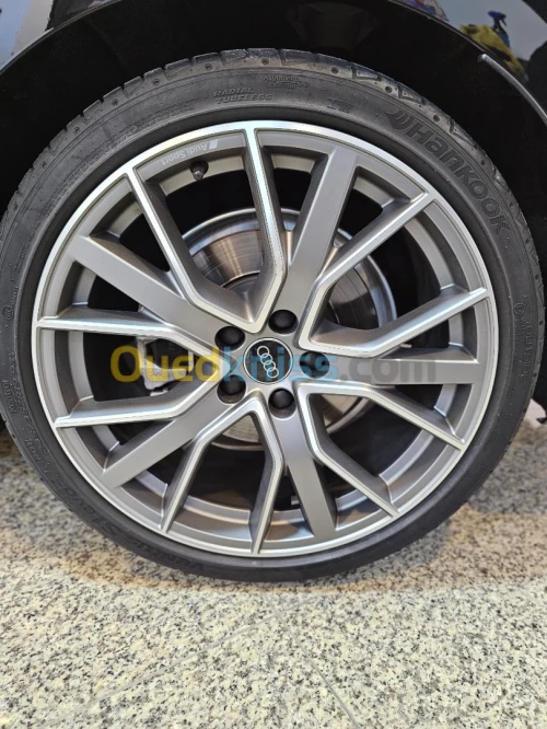 Audi A4 2022 S Line +
