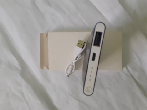 powerbank  Chargeur ultra plat avec batterie 4000 mAh intégrée