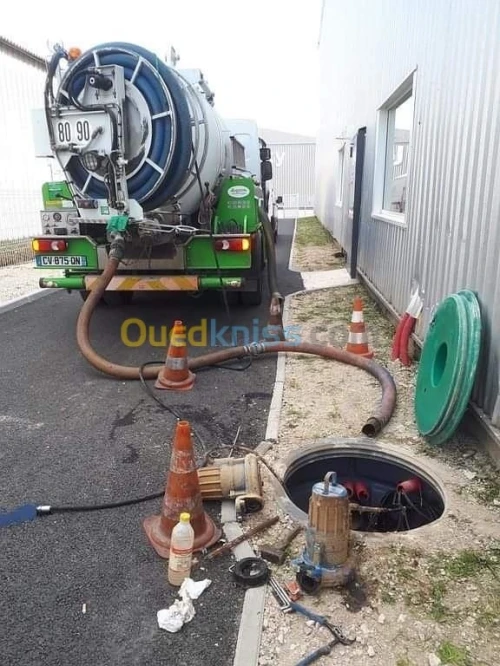 Camion débouchage vidange canalisation