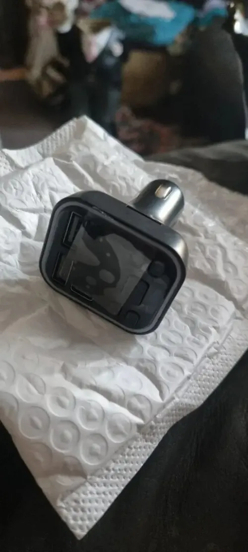 مشغل MP3  شاحن سيارة  كيت بلوتوث Chargeur sans fil + MP3 et Bluetooth intégré Lecture depuis clé USB