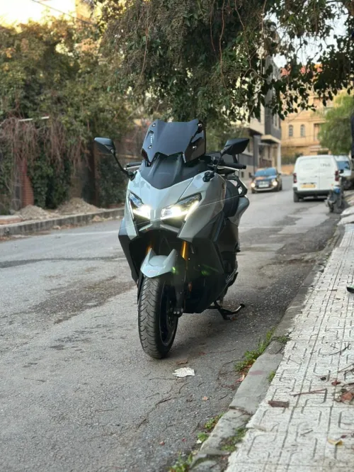 Yamaha Tmax 2025