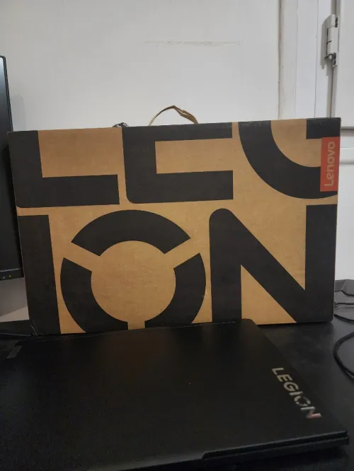 LENOVO LEGION 7-16IRX9 - CORE 19-14th GENE /RTX 4070/ECRAN 16"240 HZ /RAM 32 GB /SSD 1 TB
