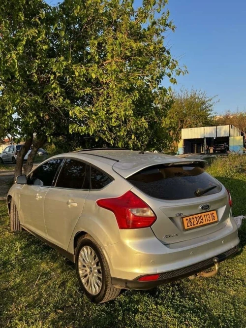 Ford Focus 4 portes 2013 Titanium