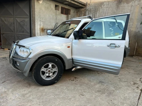 Mitsubishi Pajero Court 2003 