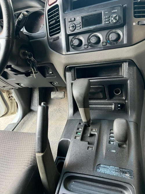 Mitsubishi Pajero Court 2003 