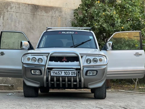 Mitsubishi Pajero Court 2003 