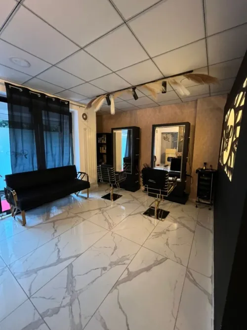 locale en location avec le matériel en vente