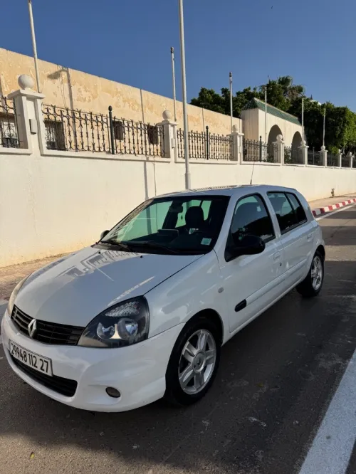 Renault Clio campus 2012 Bay bay