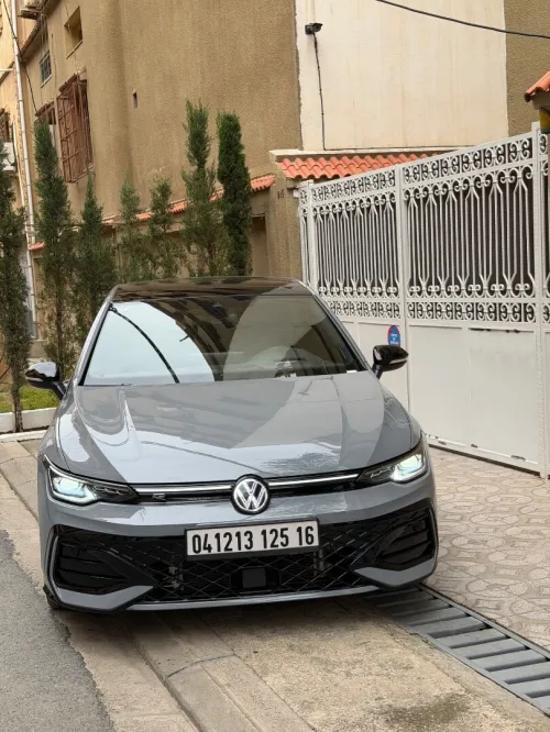 Volkswagen Golf 8 2025 R Black Edition 