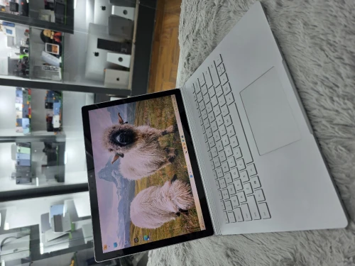 Surface Book 2 i5 7em 8GB 256GB