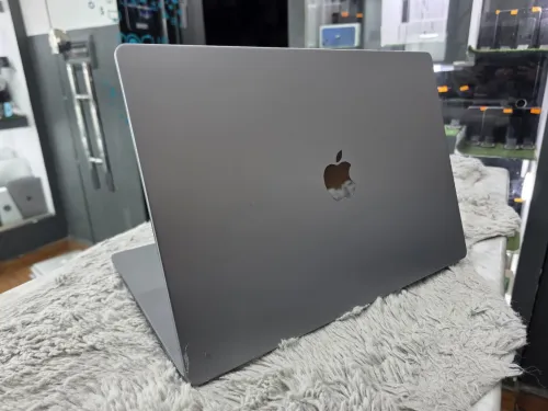 Macbook Pro M2 Max 64GB 1TB + 1TB Card SD 16pouce