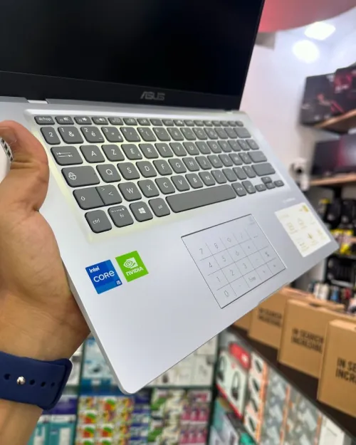 ASUS VIVOBOOK X415E Intel Core i5-1135G7 8 Mo de cache, à 4,20 GHz 8GB 256GB SSD 14  MX330 2GB