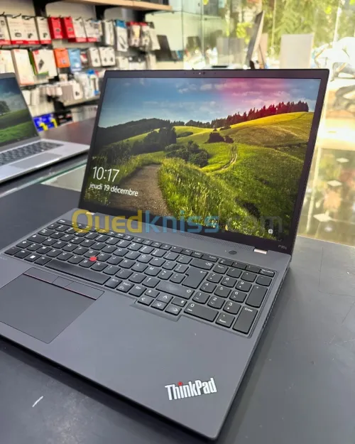 LENOVO THINKPAD P16S Gen 2 AMD Ryzen 7 Pro 7840U 3.3GHz  16MB à 5.1 GHz 32GB 512GB SSD 16 FULL HD+ 