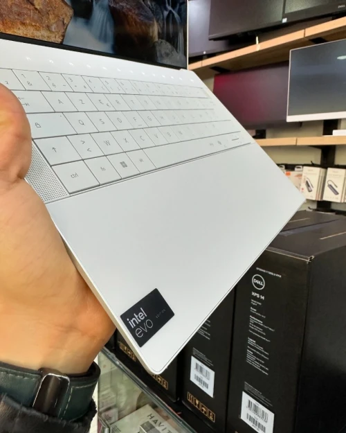 DELL XPS 14 9440 Intel Core Ultra 7 155H 24 Mo à 4,80 GHz 16GB 512GB SSD 14.5 Intel Arc graphics